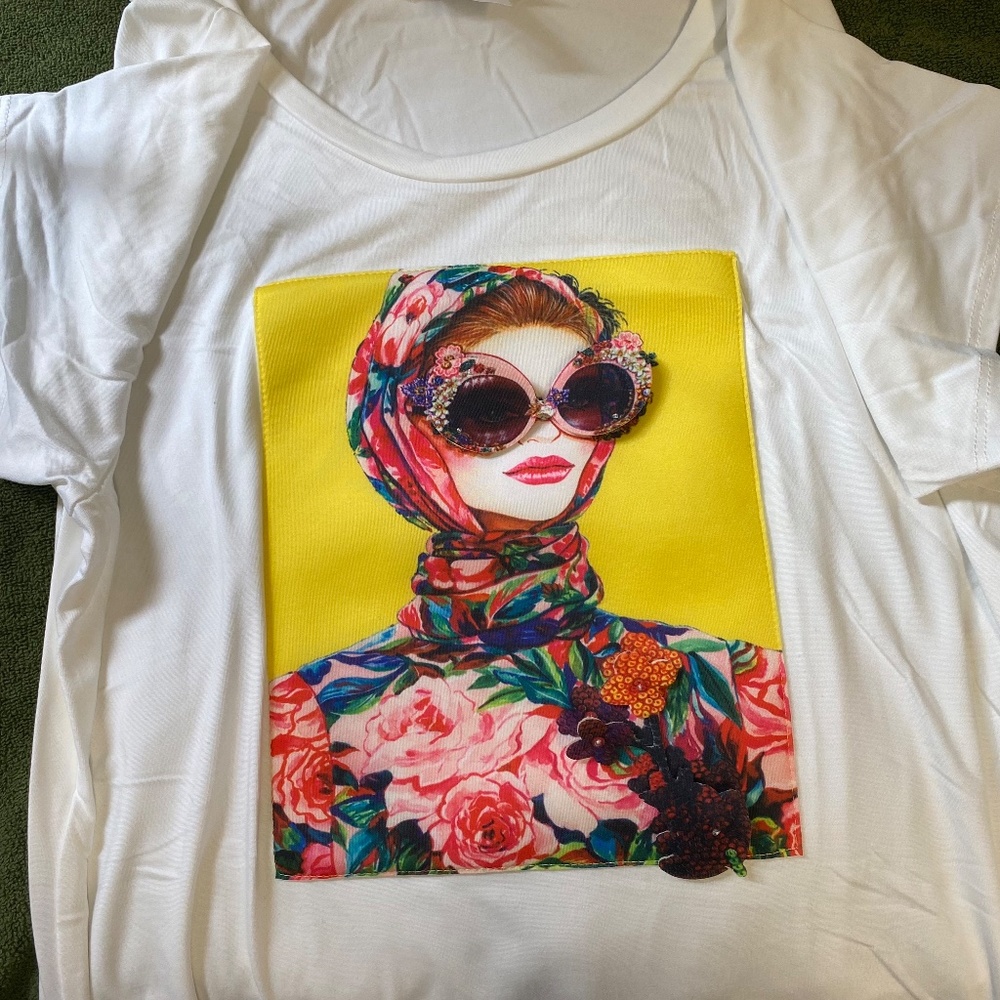 NEW Trendy White Tee With Classy Lady Face, Glasses Pop Out Two Sizes 2xl 3xl
